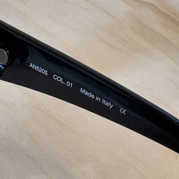 Albert Nipon Black Framed Rectangle Tinted Sunglasses AN5205 NEW - Picture 5 of 6